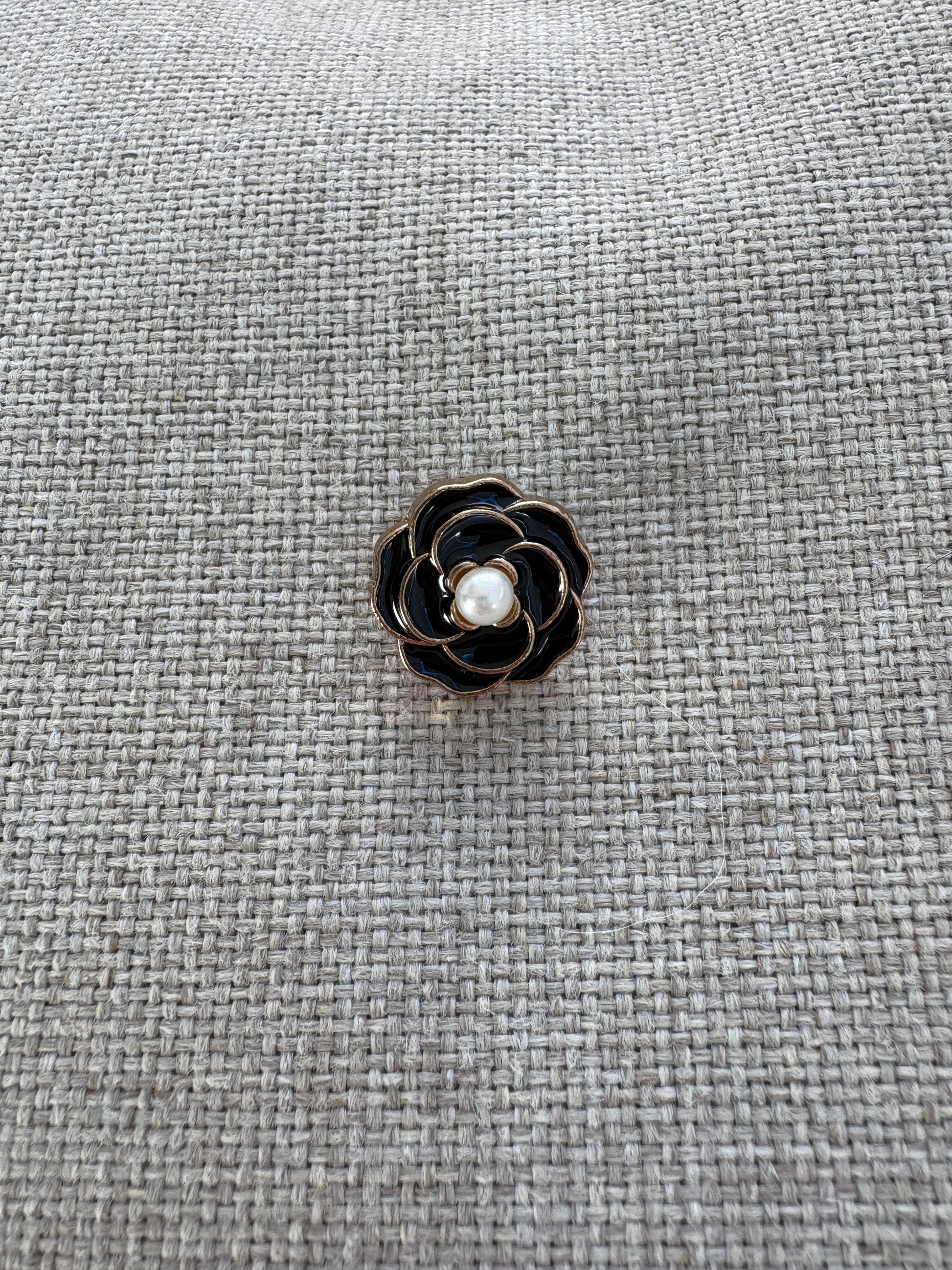 knapp - sort kamelia