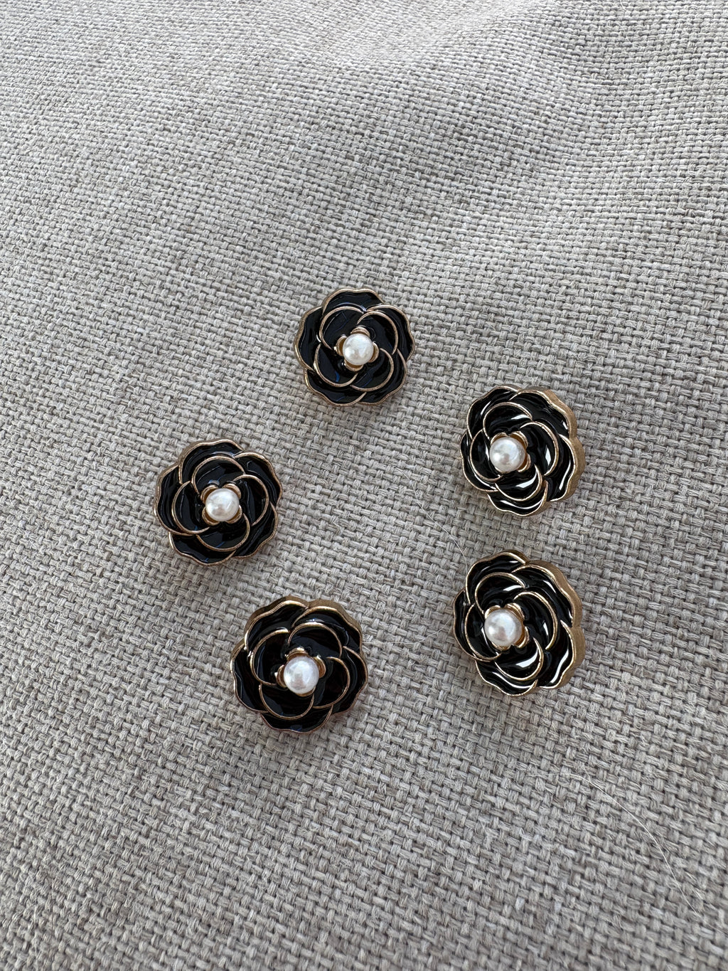 knapp - sort kamelia