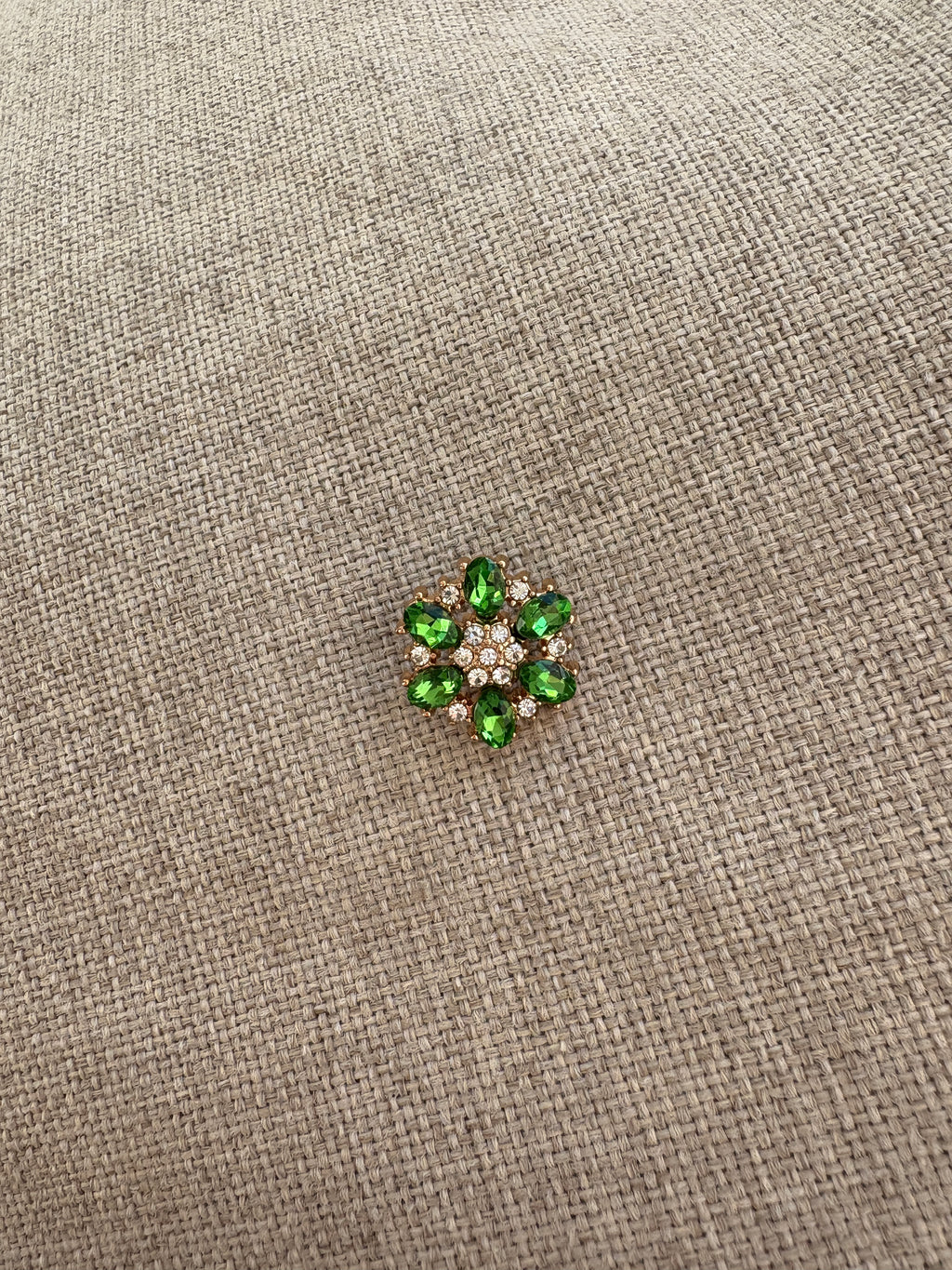 knapp - grønn blomst