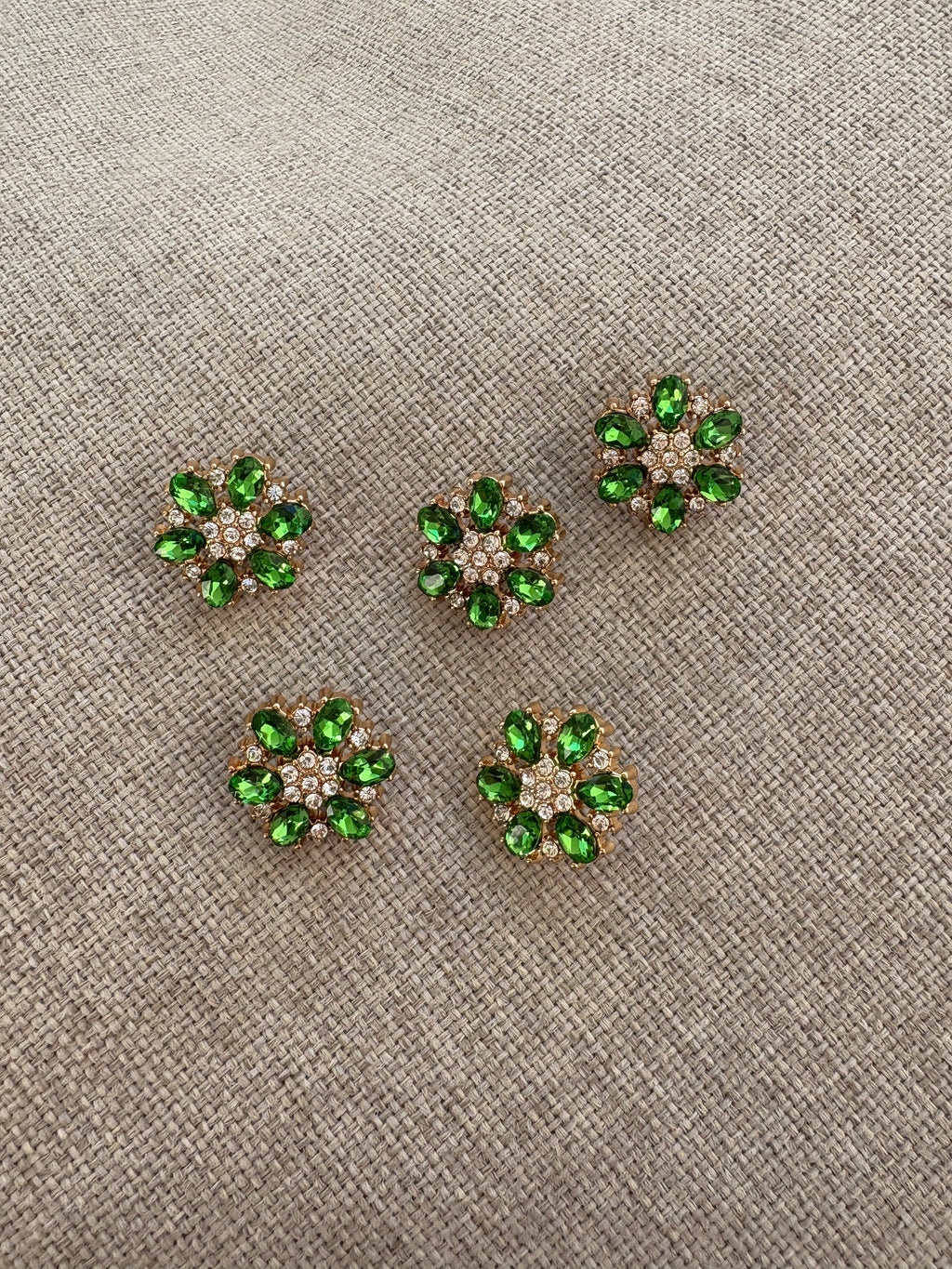 knapp - grønn blomst