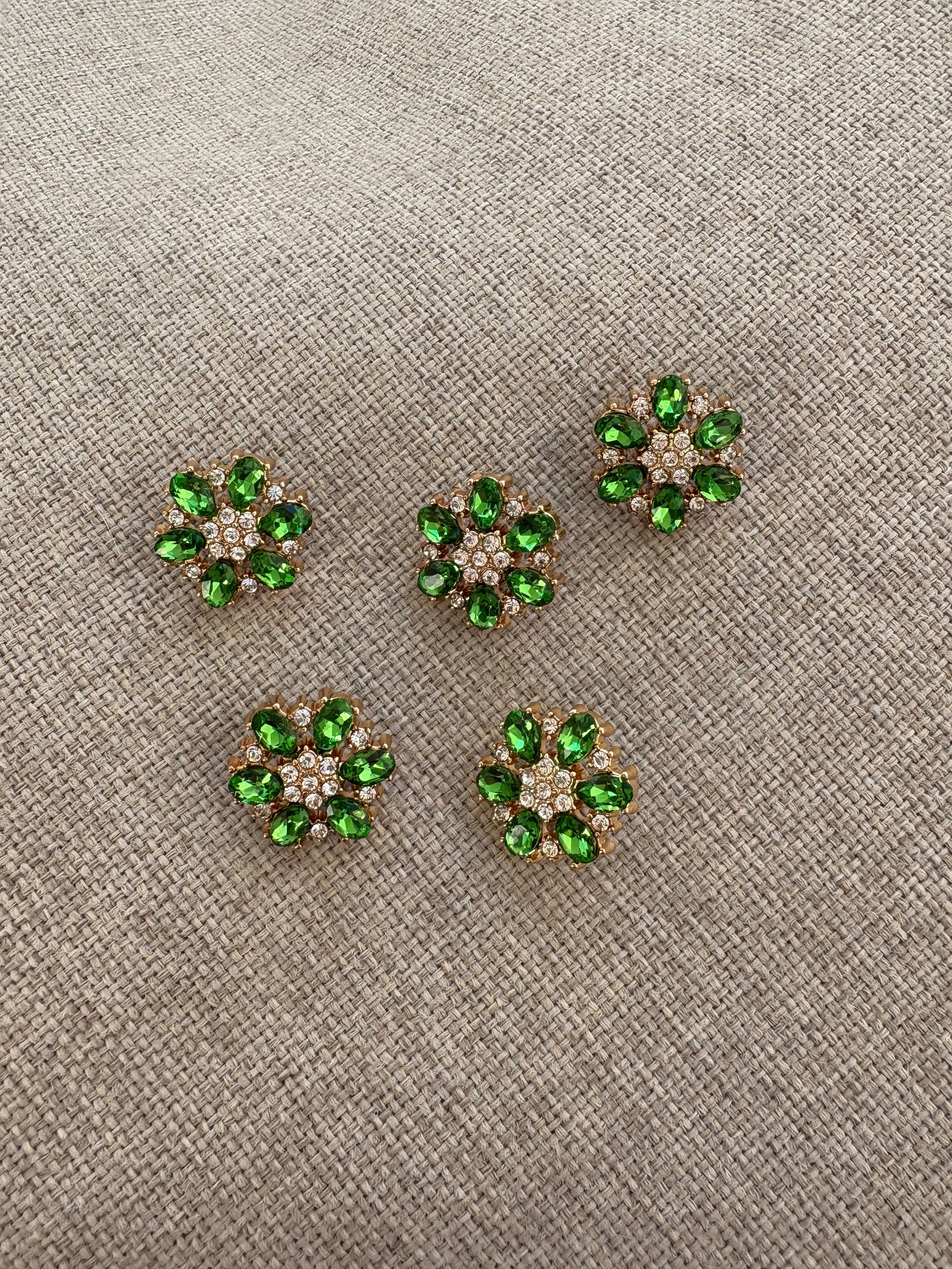 knapp - grønn blomst